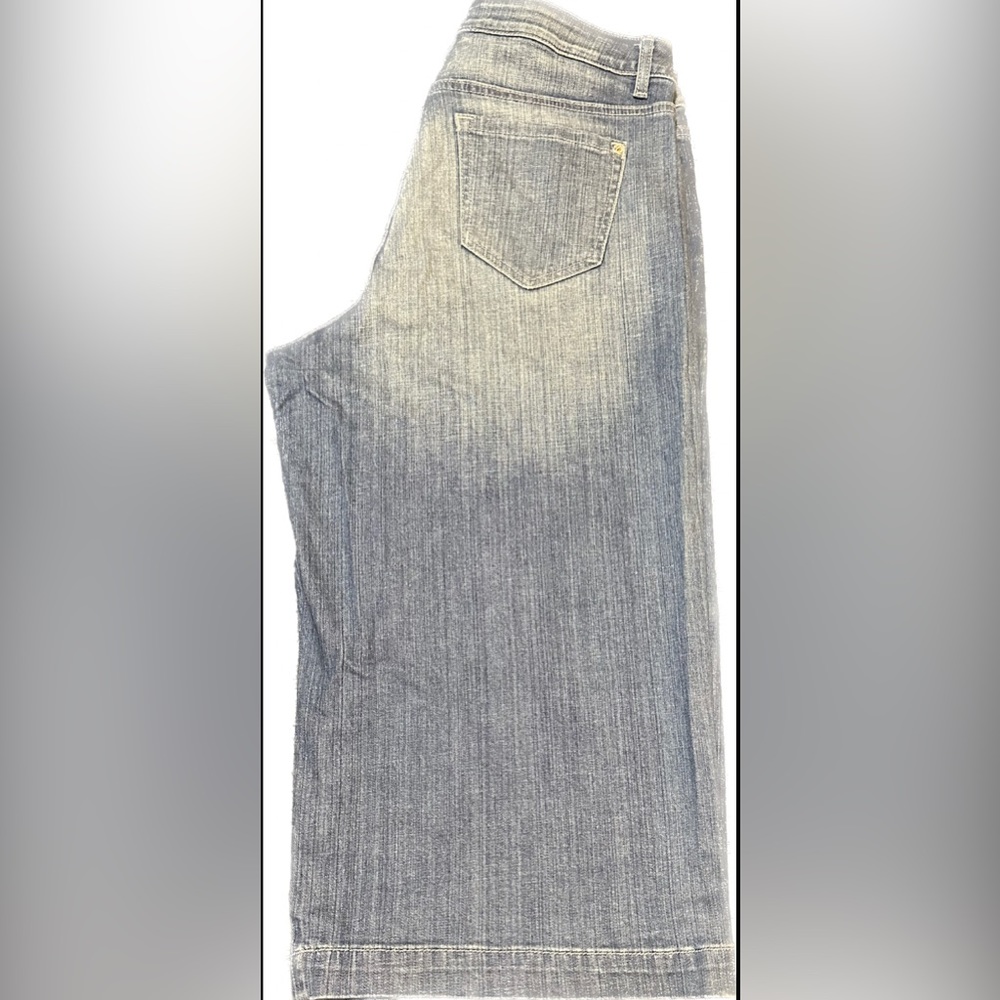 Lane Bryant Stone Washed Classic Wide Leg Denim Capri Pants 18W